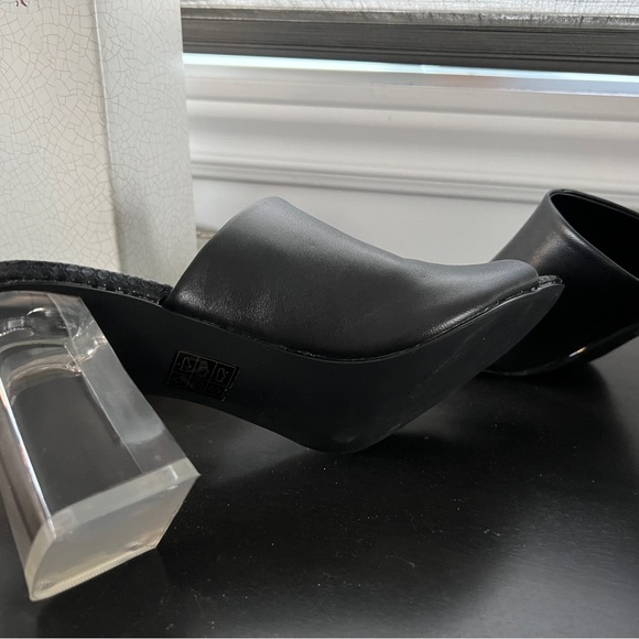 Kendall & Kylie Brand New Heels Sandals in Black leather size 7 - Picture 3 of 7